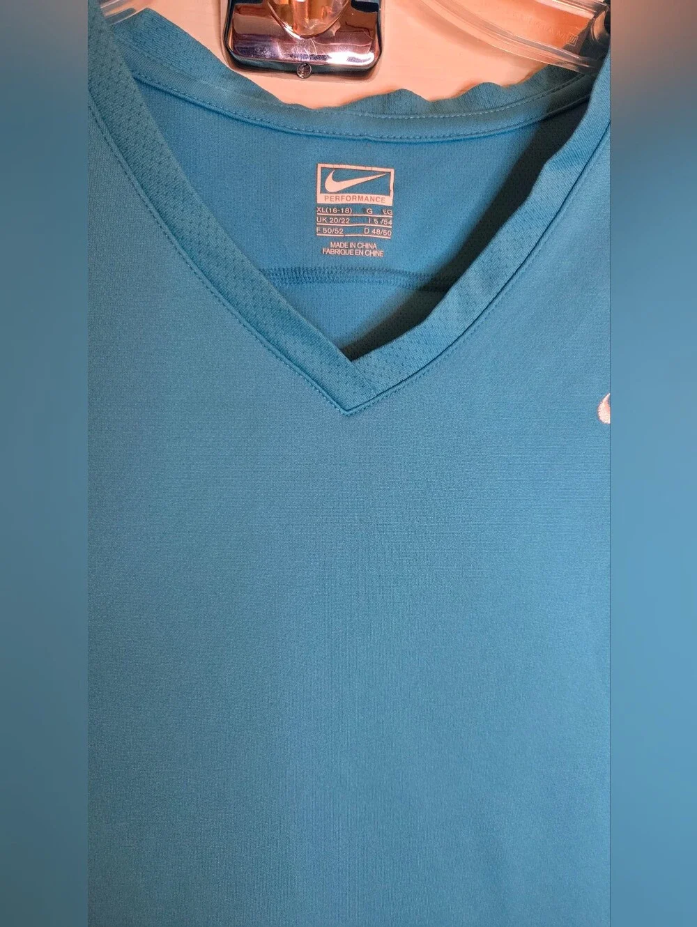 Nike Dry Fit Turquoise Blue V-Neck Athletic Top Short Sleeve White Piping XL